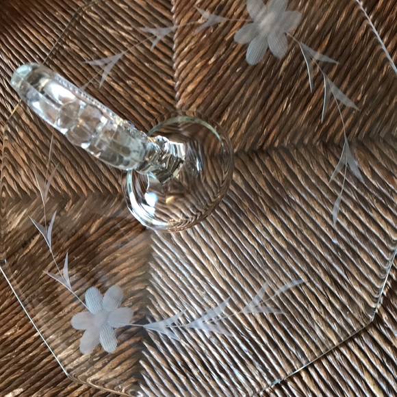 πΈπΊ Cake Plate Vintage & GORGEOUS- 1940 Hand etched daisy design. πΊπΈ - Picture 5 of 9